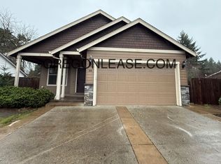 939 Irvington Dr, Eugene, OR 97404