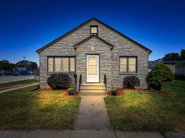 114 E 6th St, Tipton, IA 52772