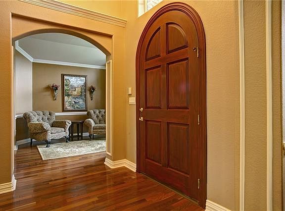 3rd image of 290 Timber Oaks Ct