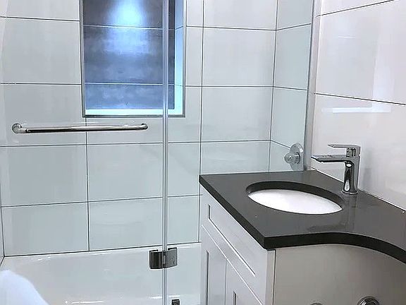5th image of 520 E 84th St APT 2C