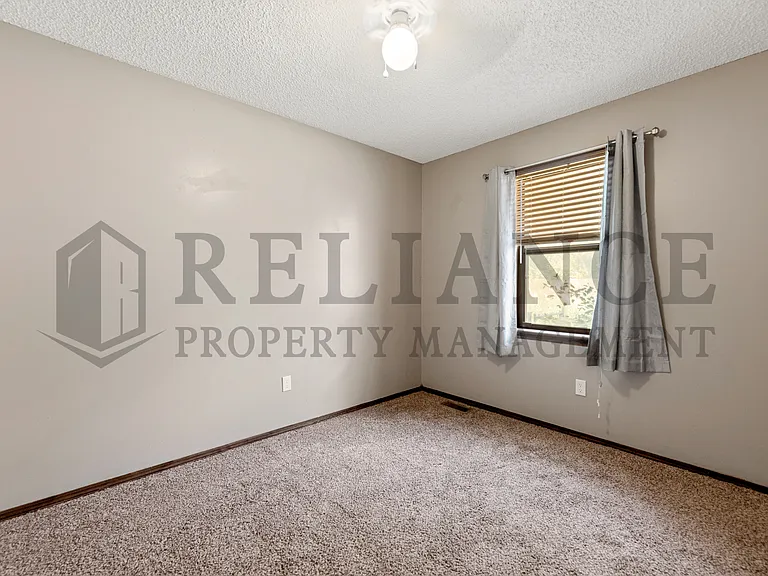 1320 E Peach Ave — Photo 13
