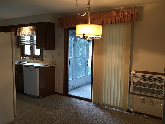 3rd image of 1218 Wisconsin Ave
