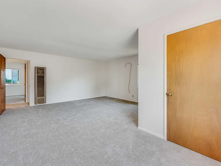 250 Begier Ave #250 — Photo 8