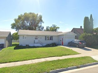 212 9th St SE, Rugby, ND 58368