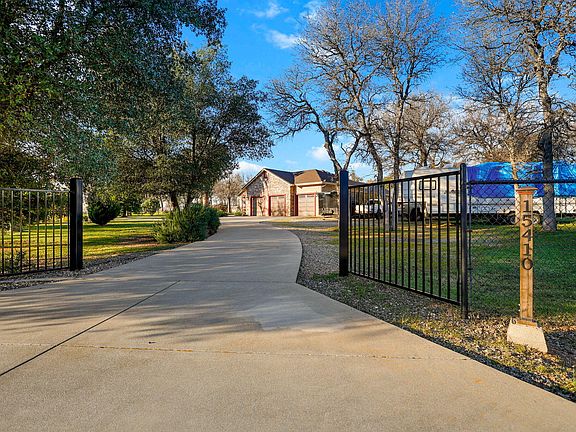 5th image of 15410 Autumn Oaks Ct
