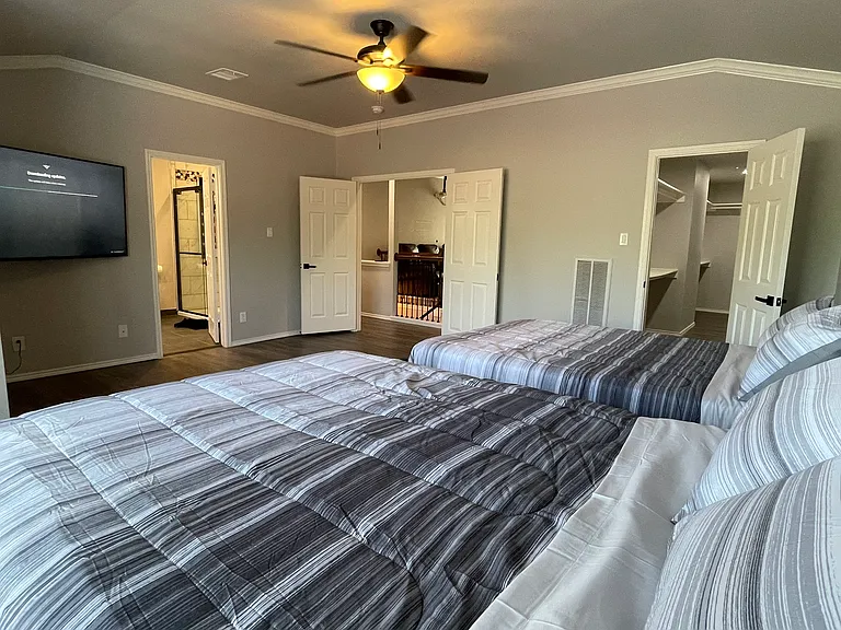 21938 Legend Point Dr — Photo 163