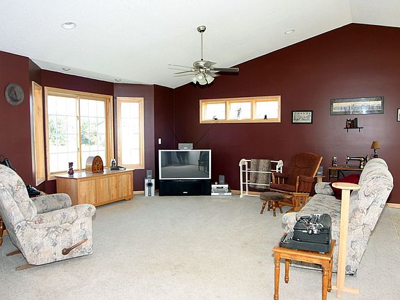 Large main level LR features bay window 