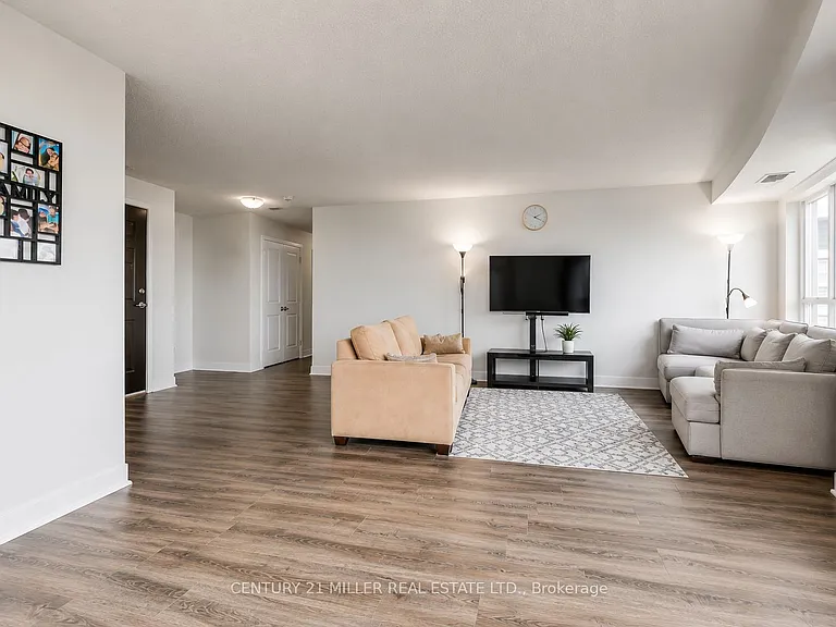 125 Village Green Sq #3803 — Photo 12