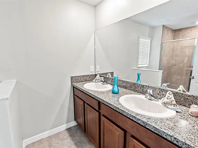 15504 Florence Hollow Pl — Photo 34