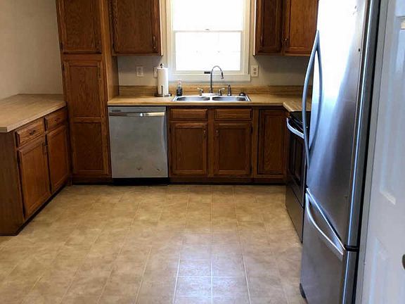 4th image of 108 Clearwater Ct