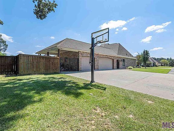 3rd image of 14605 Wisteria Lakes Dr