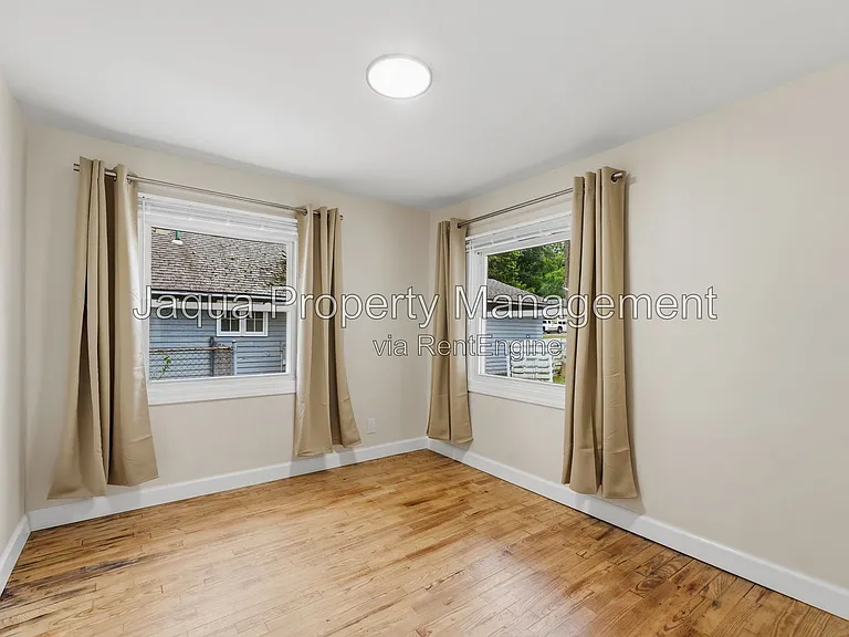 1209 Lakeview Dr — Photo 17