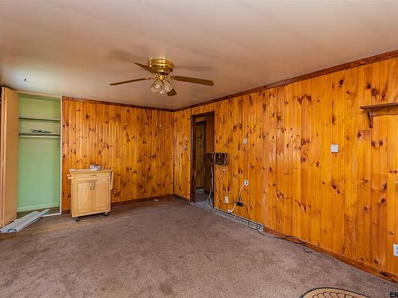 5th image of 104 Pine Ln