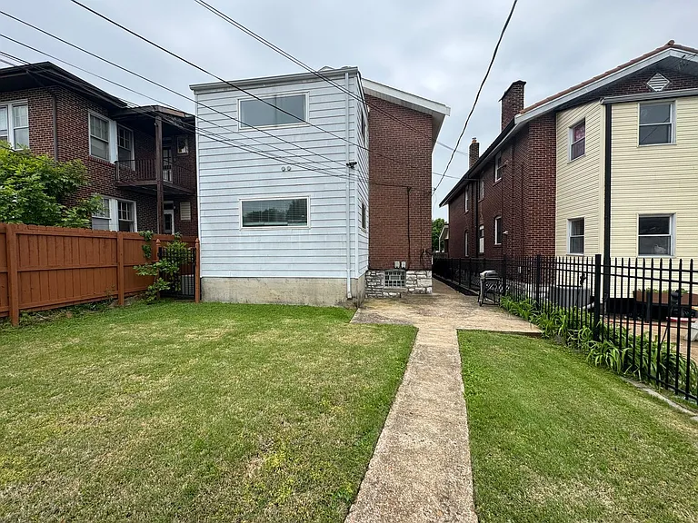 4645 Wilcox Ave — Photo 4