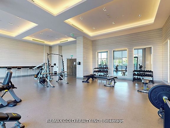 4th image of 100 Eagle Rock Way #901