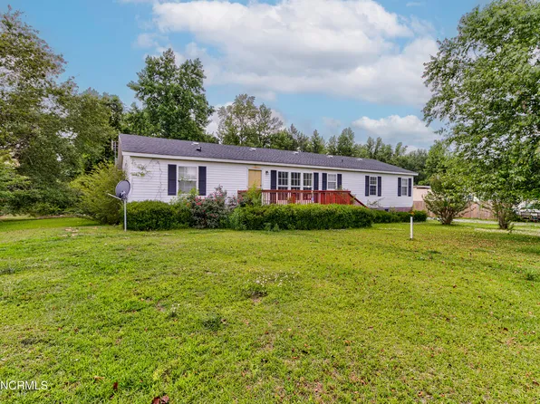 105 Phedora Spur Road, Burgaw, NC 28425