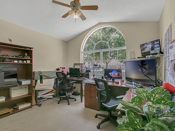 5th image of 16200 Magnolia Hill St