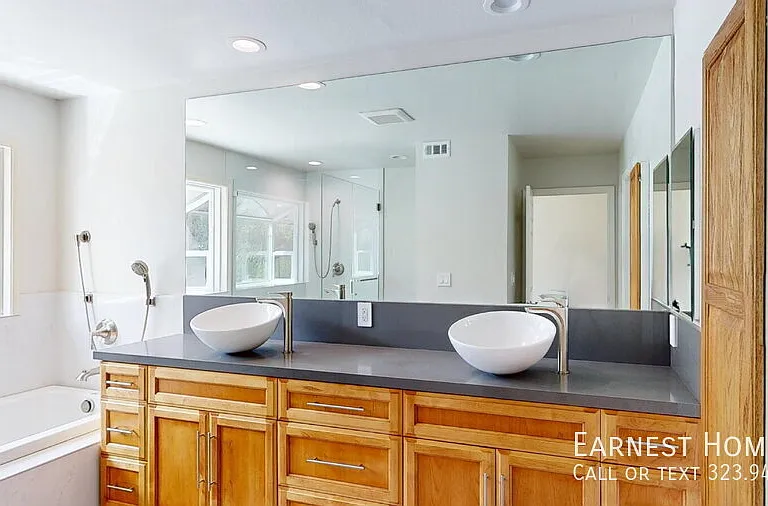7814 Woodhall Ave — Photo 27