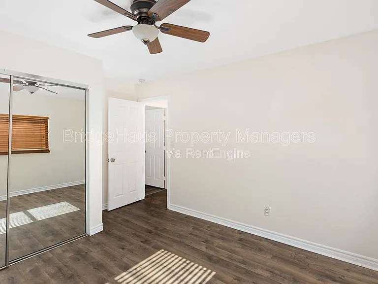 4212 48th St #1 — Photo 15