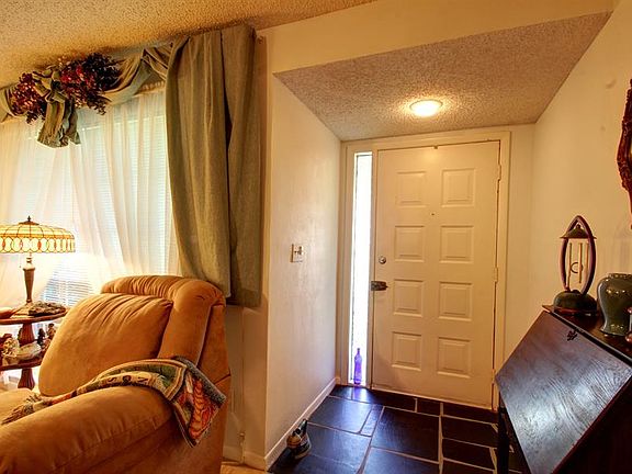 4th image of 2599 Bramblewood Dr W