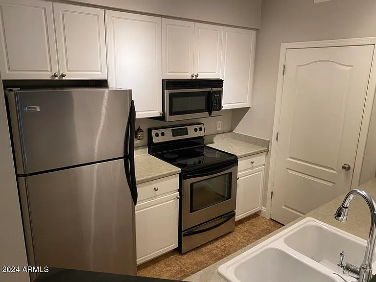 1701 E Colter St #106 — Photo 3