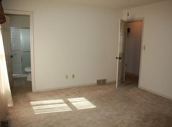 5th image of 1109 Lois Ln