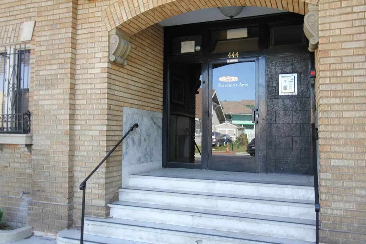 Building Photo - 444 Chestnut Ave #20