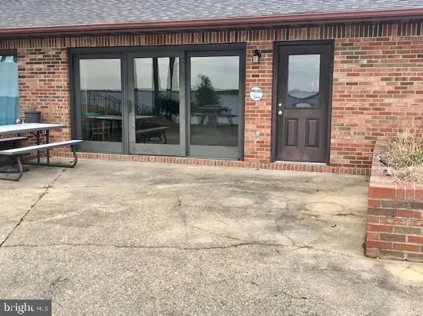 609 Clubhouse Dr #2, Lusby, MD 20657