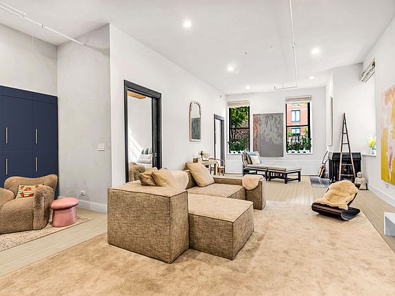 5th image of 708 Greenwich St APT 2E