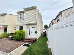 7008 Fulton Ave, Ventnor City, NJ 08406