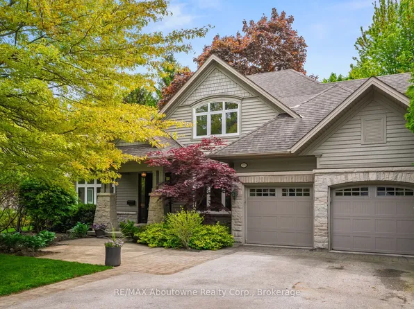 370 Christina Dr, Oakville, ON L6K 1H6
