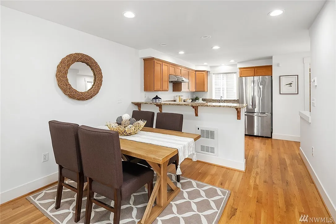 3 bed, 1232 sqft, $3,200 — Photo 4