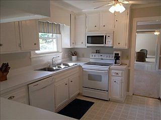 5th image of 215 Walnut Creek Dr