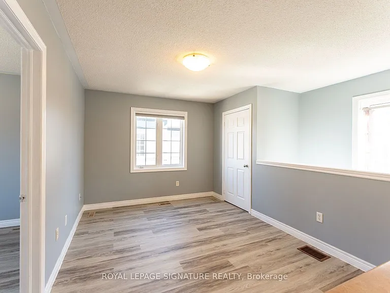 6 Innisvale Dr — Photo 4