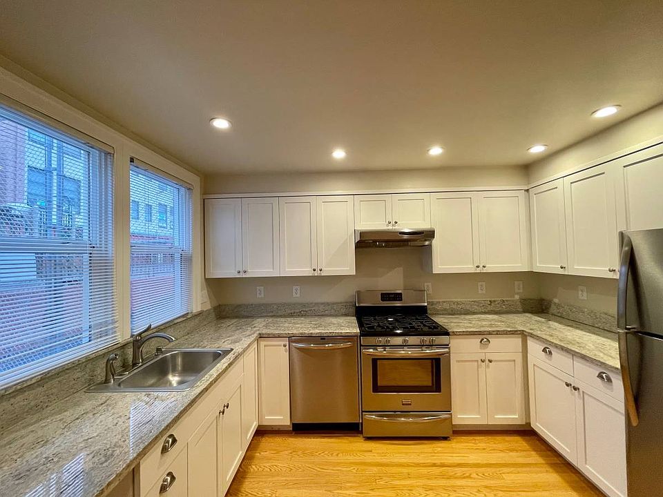 1st image of 970 Dolores St #A