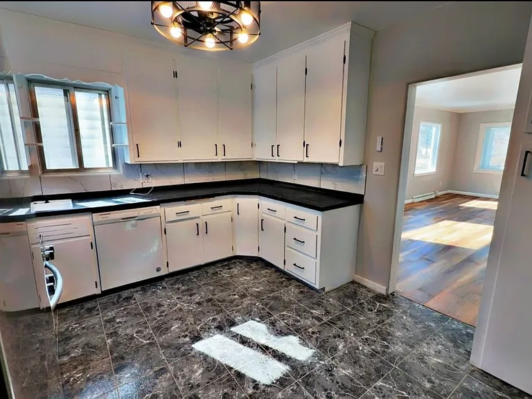 1520 Durand St — Photo 5