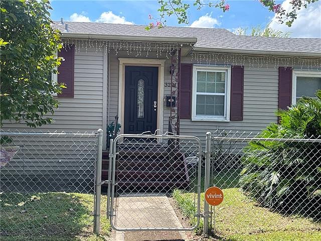 1st image of 3221 Luna St