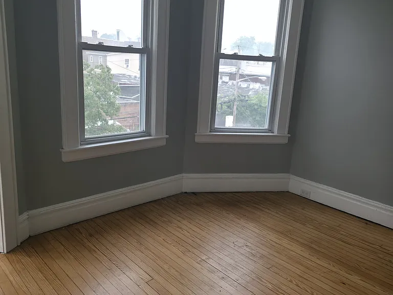 549 20th St #3 — Photo 10