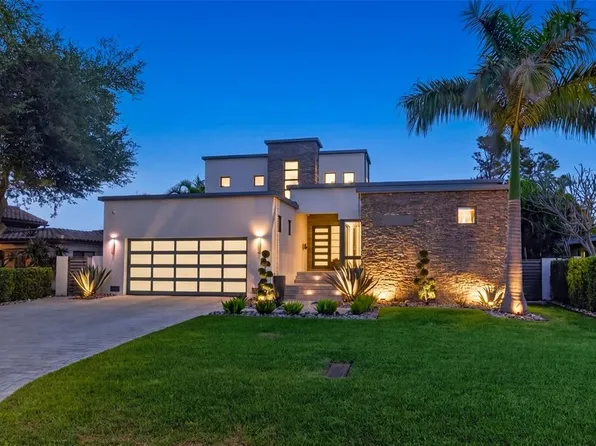874 Placido Way NE, Saint Petersburg, FL 33704