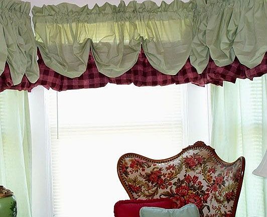 Living Rm. Bay Window Reading Nook