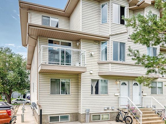 4th image of 2505 42nd St NW #72