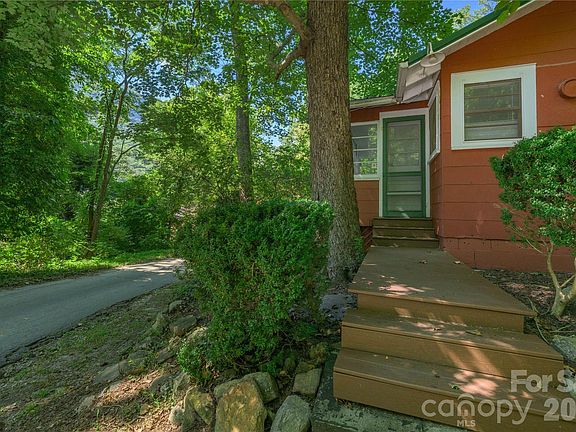 3rd image of 413 Terrace Dr