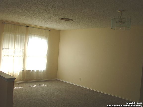 4th image of 7903 Pecan Hts