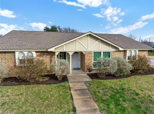 5348 Weddington Ct, Fort Worth, TX 76133