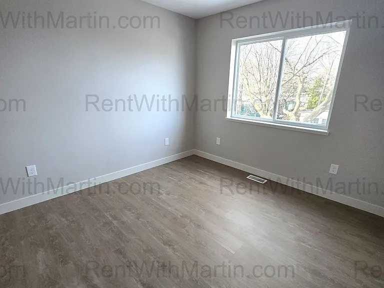 136 Janney Ave — Photo 13