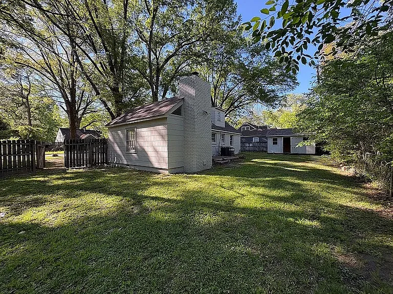 958 Patterson Cv — Photo 14