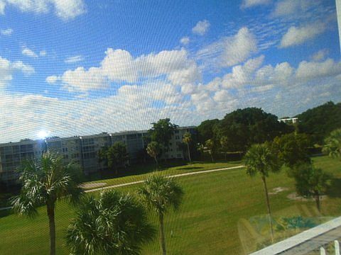 4th image of 4106 W Palm Aire Dr #65B