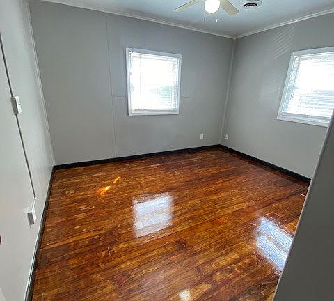 5th image of 965 Frederick Ave NW
