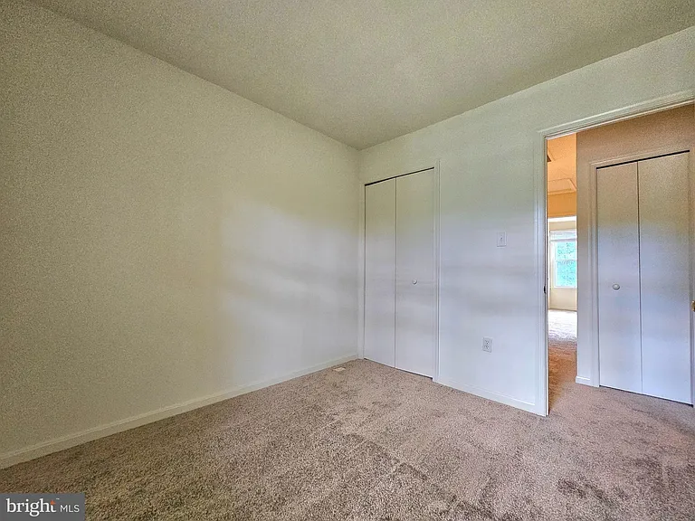 4802 Treasure Ct — Photo 24