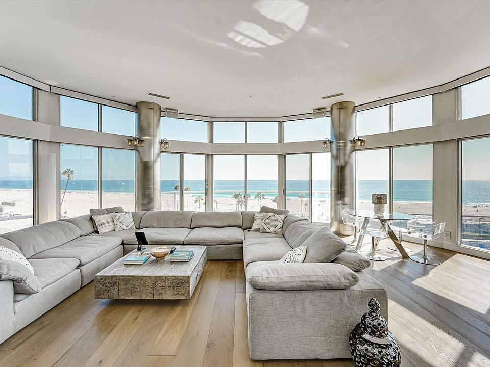 Living room with 12 foot ceilings